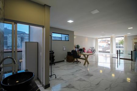Casa à venda com 262m², 3 quartos e 2 vagas Casa à venda com 262m², 3 quartos e 2 vagasParte Superior