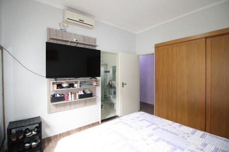 Casa à venda com 262m², 3 quartos e 2 vagas Casa à venda com 262m², 3 quartos e 2 vagasSuíte