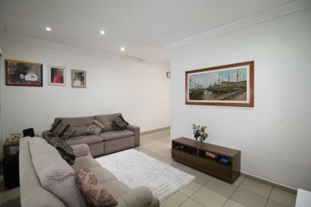 Casa à venda com 262m², 3 quartos e 2 vagas Casa à venda com 262m², 3 quartos e 2 vagasSala