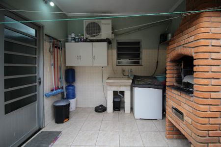 Casa à venda com 262m², 3 quartos e 2 vagas Casa à venda com 262m², 3 quartos e 2 vagasChurrasqueira / Quintal / Área de Serviço