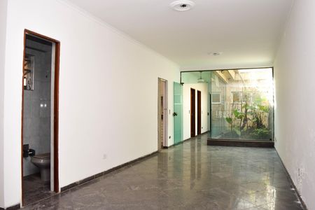 Casa para alugar com 3 quartos, 274m² em Cidade Mãe do Céu, São Paulo