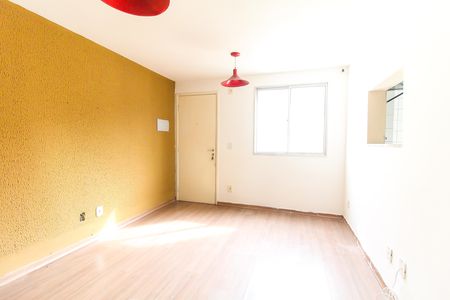 Sala de apartamento para alugar com 2 quartos, 43m² em Jardim Lourdes, Ferraz de Vasconcelos