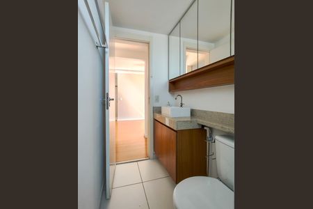 Apartamento para alugar com 49m², 2 quartos e 1 vaga Apartamento para alugar com 49m², 2 quartos e 1 vagaBanheiro Corredor