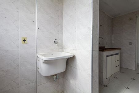 Apartamento para alugar com 57m², 2 quartos e 1 vaga Apartamento para alugar com 57m², 2 quartos e 1 vagaCozinha e Área de Serviço