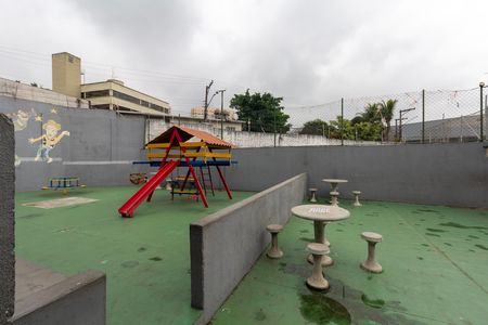 Apartamento para alugar com 57m², 2 quartos e 1 vaga Apartamento para alugar com 57m², 2 quartos e 1 vagaÁrea comum - Playground