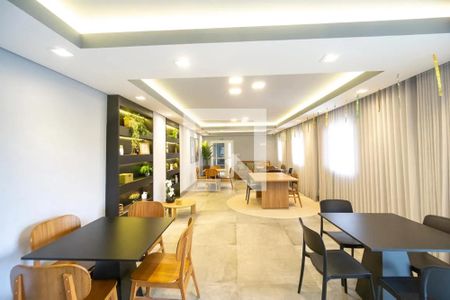 Apartamento para alugar com 46m², 2 quartos e 1 vaga Apartamento para alugar com 46m², 2 quartos e 1 vagaÁrea comum - Salão de jogos