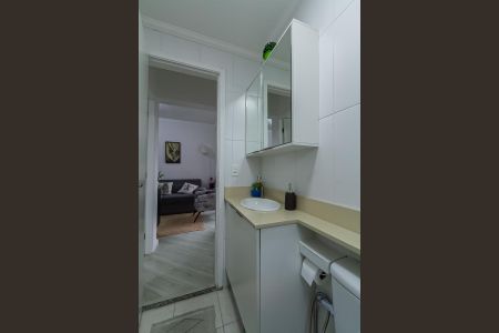 Banheiro de apartamento para alugar com 2 quartos, 50m² em Vila Aurea, São Bernardo do Campo