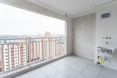 Varanda da sala  de apartamento à venda com 2 quartos, 43m² em Conceição, Diadema