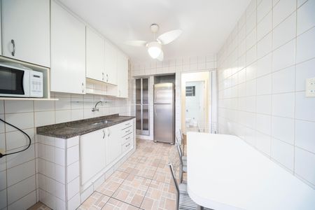 Cozinha e Área de Serviço de apartamento para alugar com 1 quarto, 48m² em Bela Vista, São Paulo