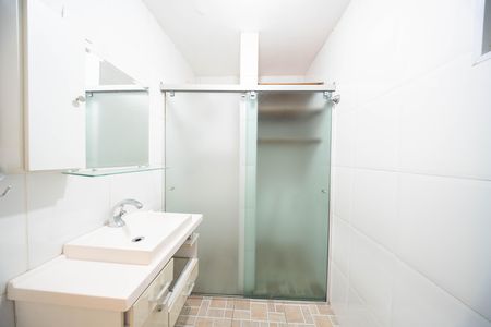 Banheiro de apartamento para alugar com 1 quarto, 48m² em Bela Vista, São Paulo