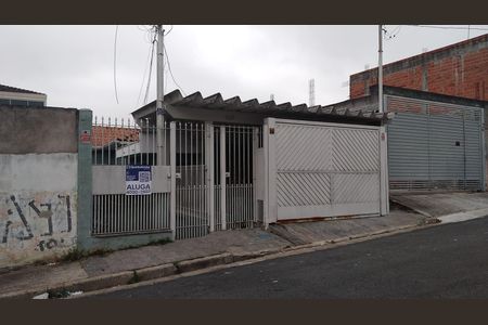 Casa para alugar com 55m², 1 quarto e sem vaga
