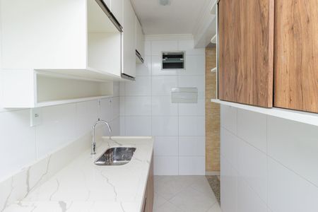 Cozinha de apartamento para alugar com 3 quartos, 49m² em Vila Miriam, São Paulo