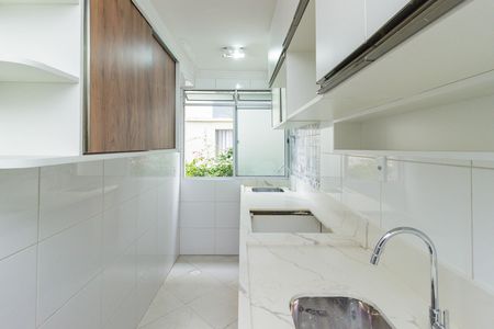 Cozinha de apartamento para alugar com 3 quartos, 49m² em Vila Miriam, São Paulo