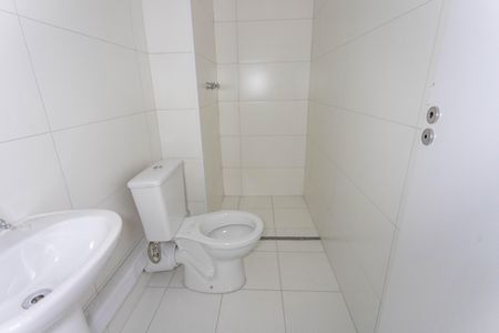 Banheiro  de apartamento à venda com 2 quartos, 43m² em Vila Monumento, São Paulo