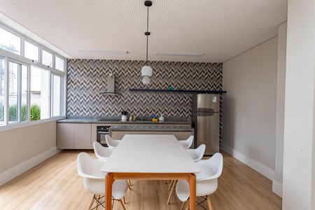 Apartamento à venda com 43m², 2 quartos e 1 vaga Apartamento à venda com 43m², 2 quartos e 1 vagaÁrea comum - Salão de festas