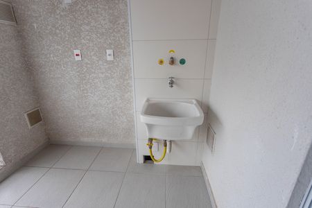 Apartamento à venda com 43m², 2 quartos e 1 vaga Apartamento à venda com 43m², 2 quartos e 1 vagaVaranda e área de serviço