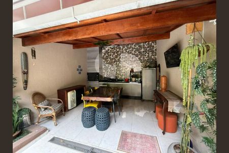 Casa à venda com 3 quartos, 134m² em Bosque da Saúde, São Paulo