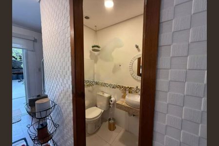 Casa à venda com 3 quartos, 134m² em Bosque da Saúde, São Paulo