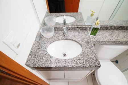 Banheiro de apartamento à venda com 2 quartos, 46m² em Osasco, Osasco
