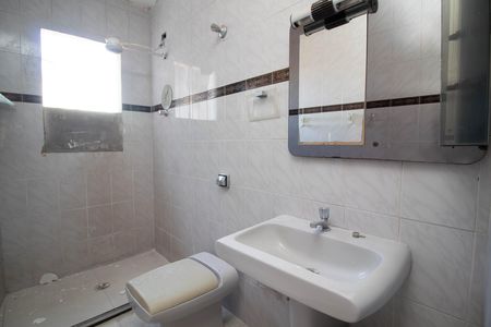 Casa à venda com 864m², 2 quartos e 4 vagas Casa à venda com 864m², 2 quartos e 4 vagasBanheiro 3