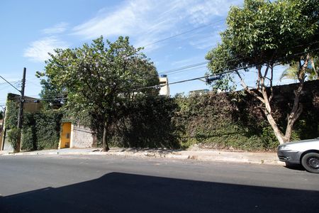 Fachada de casa à venda com 2 quartos, 864m² em Vila Paraiso, Guarulhos