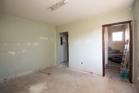 Casa à venda com 864m², 2 quartos e 4 vagas Casa à venda com 864m², 2 quartos e 4 vagasSala