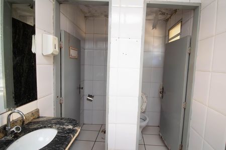 Casa à venda com 864m², 2 quartos e 4 vagas Casa à venda com 864m², 2 quartos e 4 vagasBanheiro - Salão de Festas