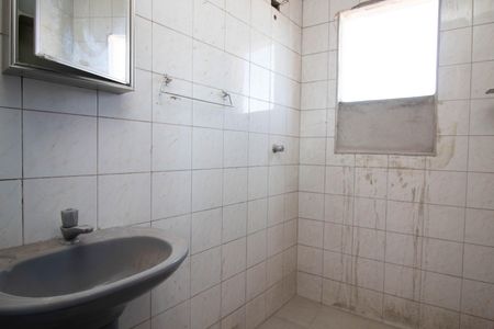 Casa à venda com 864m², 2 quartos e 4 vagas Casa à venda com 864m², 2 quartos e 4 vagasBanheiro de serviço