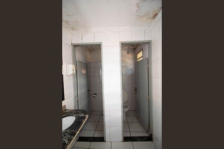 Casa à venda com 864m², 2 quartos e 4 vagas Casa à venda com 864m², 2 quartos e 4 vagasBanheiro - Salão de Festas