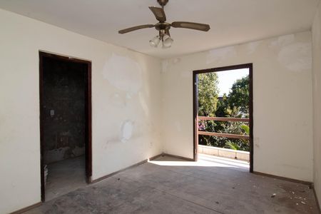 Casa à venda com 864m², 2 quartos e 4 vagas Casa à venda com 864m², 2 quartos e 4 vagasQuarto 4 - Suíte