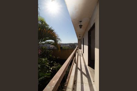 Casa à venda com 864m², 2 quartos e 4 vagas Casa à venda com 864m², 2 quartos e 4 vagasVaranda