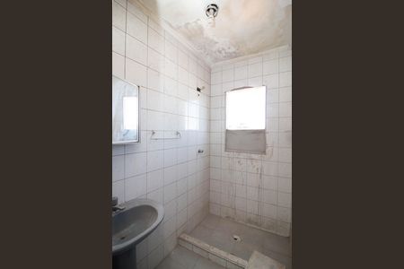 Casa à venda com 864m², 2 quartos e 4 vagas Casa à venda com 864m², 2 quartos e 4 vagasBanheiro de serviço