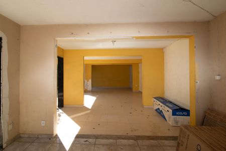 Casa à venda com 864m², 2 quartos e 4 vagas Casa à venda com 864m², 2 quartos e 4 vagasGaragem