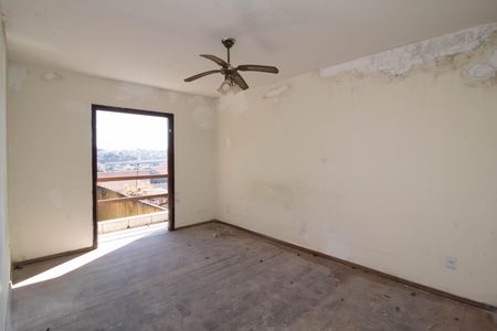 Casa à venda com 864m², 2 quartos e 4 vagas Casa à venda com 864m², 2 quartos e 4 vagasQuarto 4 - Suíte