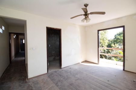 Casa à venda com 864m², 2 quartos e 4 vagas Casa à venda com 864m², 2 quartos e 4 vagasQuarto 4 - Suíte