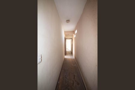 Casa à venda com 864m², 2 quartos e 4 vagas Casa à venda com 864m², 2 quartos e 4 vagasCorredor