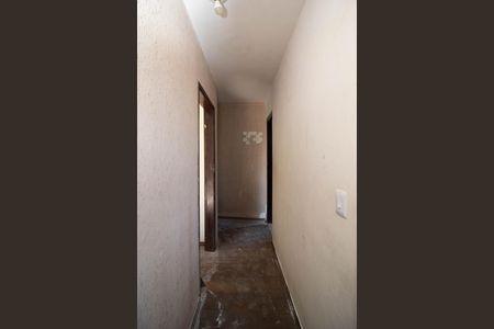 Casa à venda com 864m², 2 quartos e 4 vagas Casa à venda com 864m², 2 quartos e 4 vagasCorredor