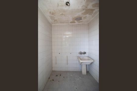 Casa à venda com 864m², 2 quartos e 4 vagas Casa à venda com 864m², 2 quartos e 4 vagasÁrea de Serviço