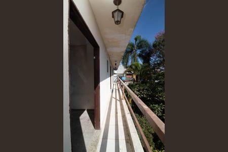 Casa à venda com 864m², 2 quartos e 4 vagas Casa à venda com 864m², 2 quartos e 4 vagasVaranda