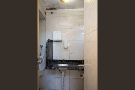 Casa à venda com 864m², 2 quartos e 4 vagas Casa à venda com 864m², 2 quartos e 4 vagasBanheiro