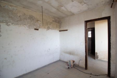 Casa à venda com 864m², 2 quartos e 4 vagas Casa à venda com 864m², 2 quartos e 4 vagasQuarto de Serviço