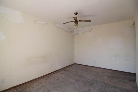 Casa à venda com 864m², 2 quartos e 4 vagas Casa à venda com 864m², 2 quartos e 4 vagasQuarto 4 - Suíte