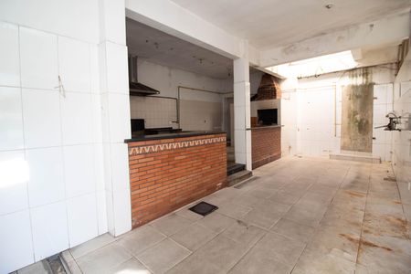 Casa à venda com 864m², 2 quartos e 4 vagas Casa à venda com 864m², 2 quartos e 4 vagasEspaço Gourmet