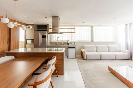 Cozinha de apartamento à venda com 2 quartos, 250m² em Itaim Bibi, São Paulo