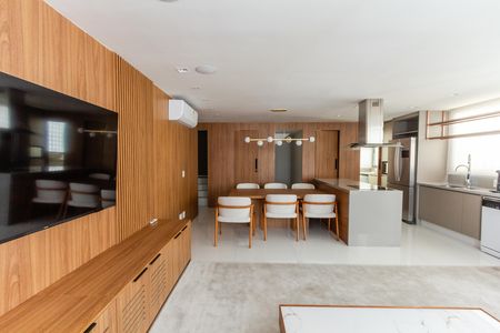 Cozinha de apartamento à venda com 2 quartos, 250m² em Itaim Bibi, São Paulo