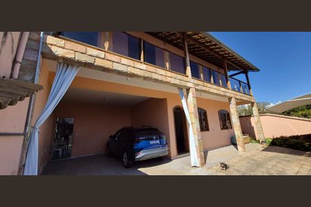 Casa à venda com 4 quartos, 248m² em Havaí, Belo Horizonte
