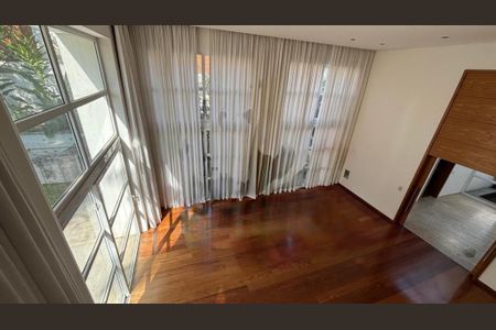 Casa à venda com 4 quartos, 469m² em Jardim Cordeiro, São Paulo