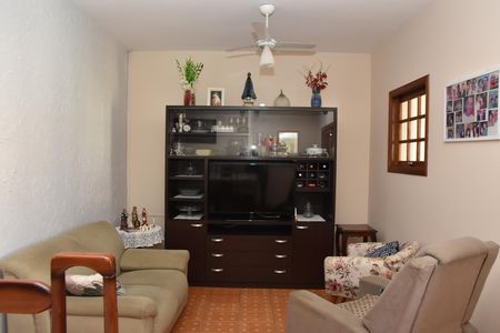 Casa à venda com 4 quartos, 170m² em Vila Galvão, Jundiaí