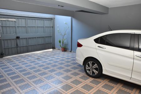 garagem de casa à venda com 4 quartos, 170m² em Vila Galvão, Jundiaí