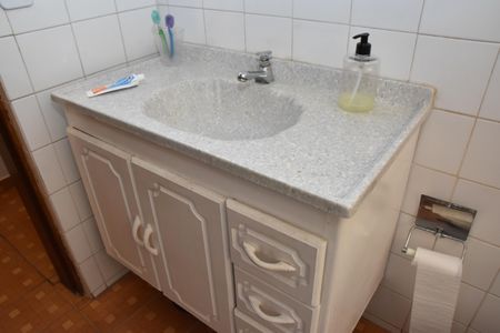Banheiro Social de casa à venda com 4 quartos, 170m² em Vila Galvão, Jundiaí